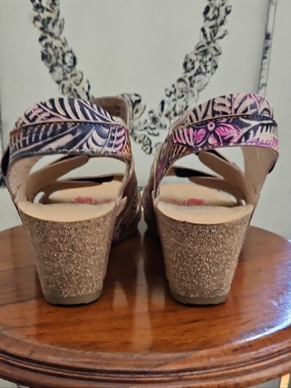 L'ARTISTE BOHO CHIC FLORAL WEDGE LEATHER SANDALS SIZE 39/ US 8.5 - Picture 6 of 9